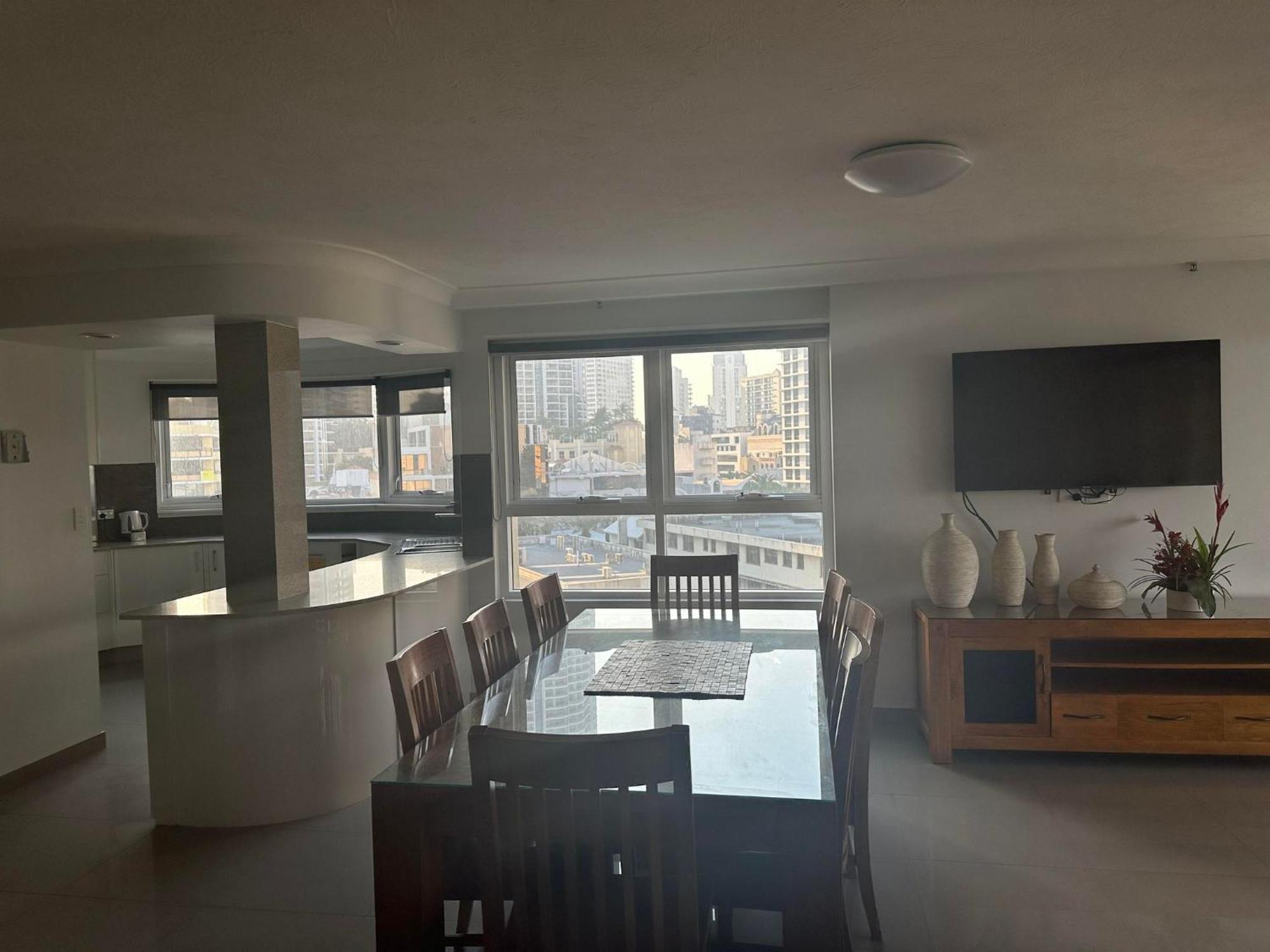 Aparthotel Zenith Ocean Front - Official Listing Gold Coast