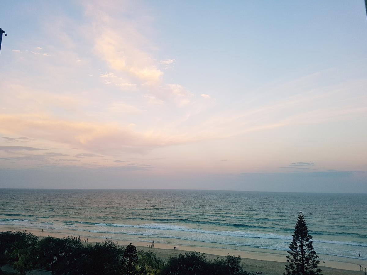 Zenith Ocean Front - Official Listing Gold Coast